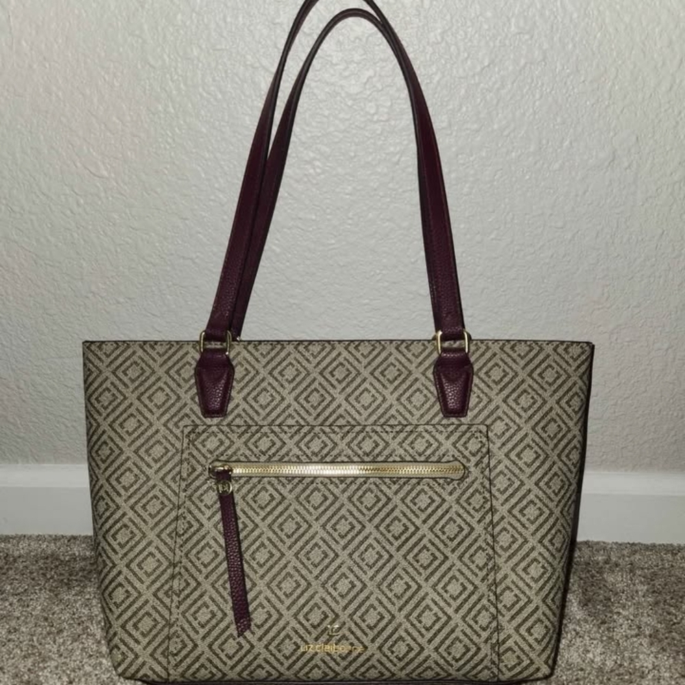 Luz Claiborne Geometric Pattern Tote in Beige